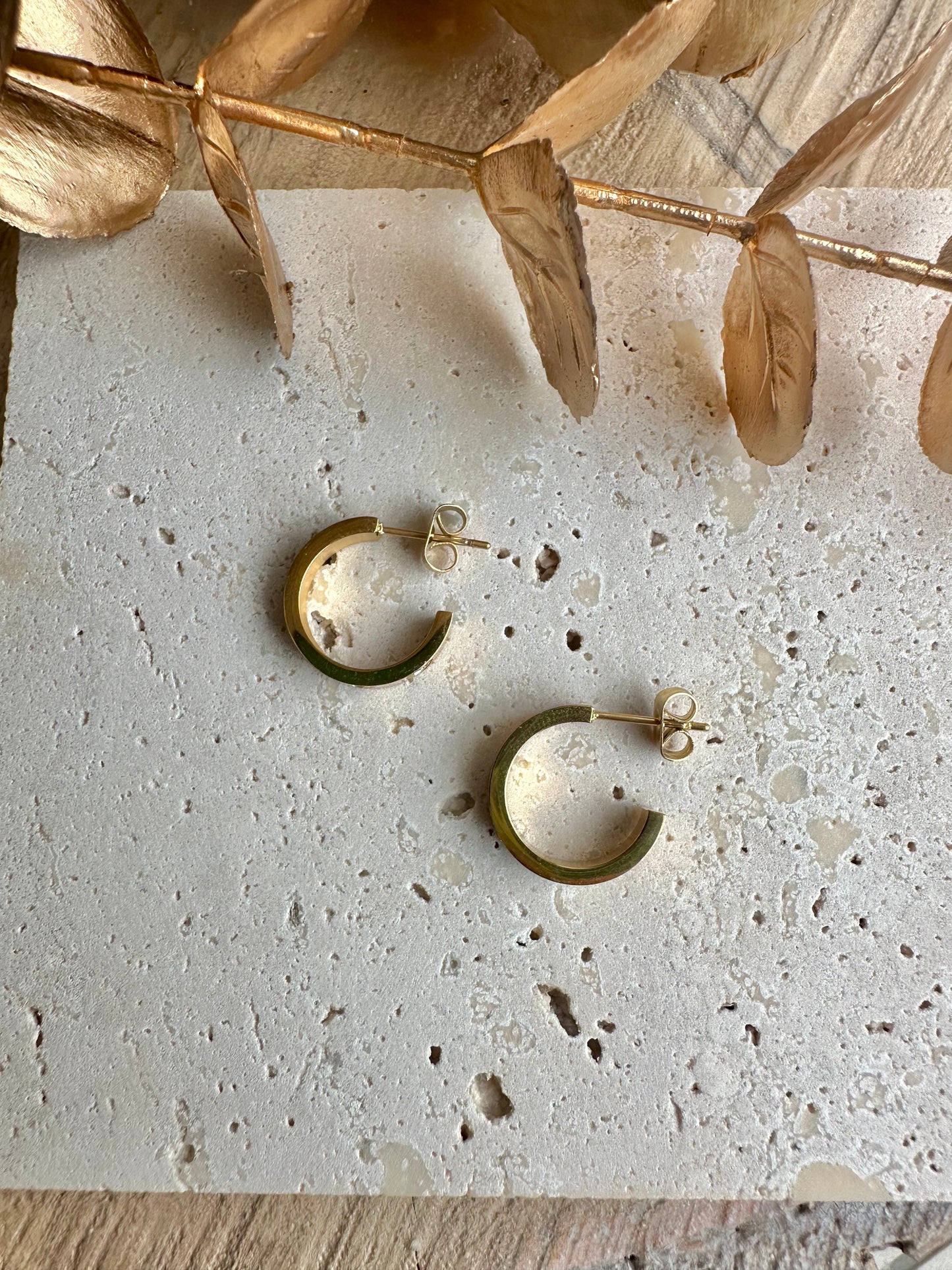 AMARI || Small Hoops with Zirconia Stones