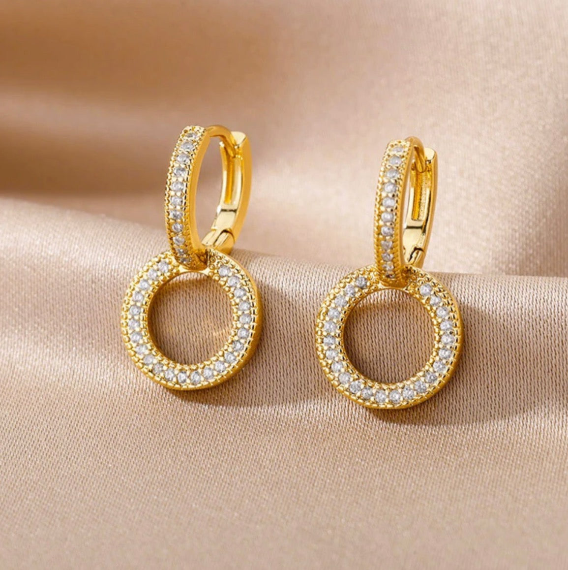 TINI || Sparkling round Earrings